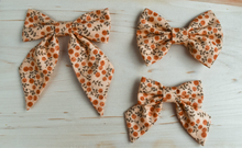 Load image into Gallery viewer, Oranges Floral Bow - Small